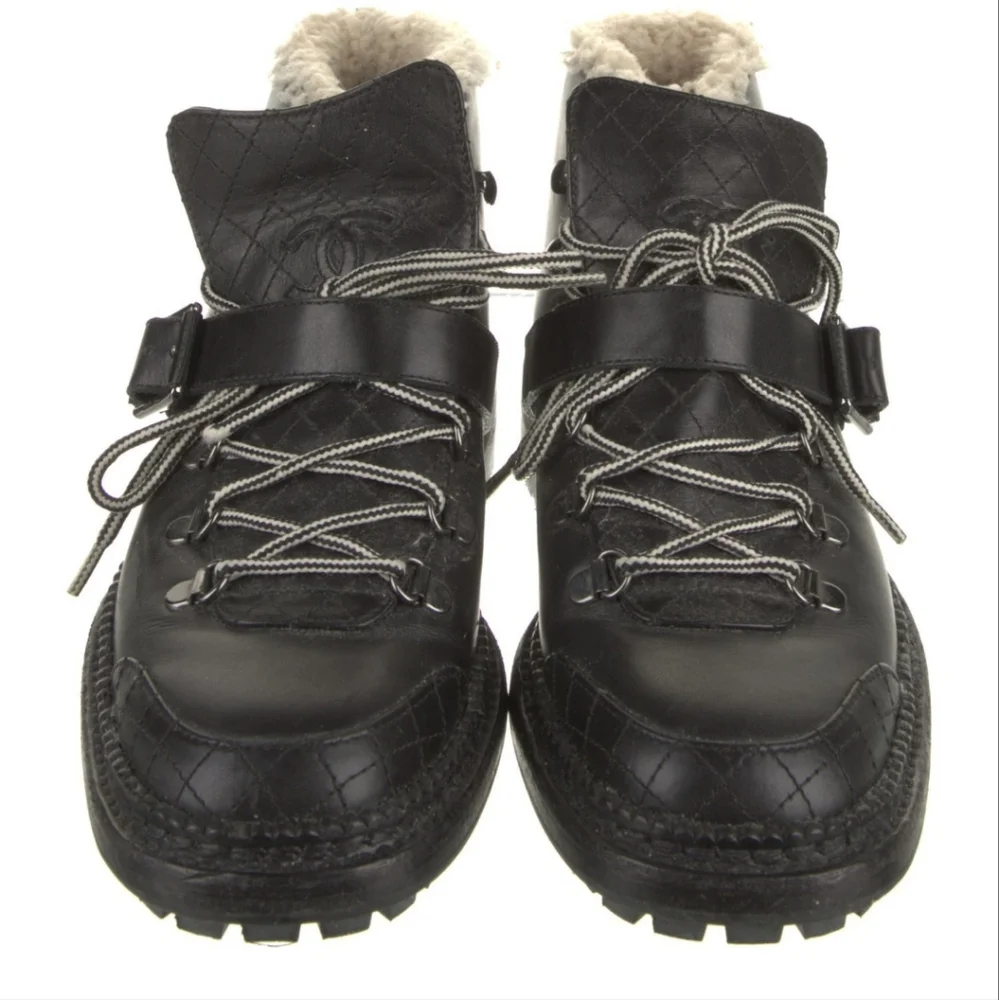 CHANEL Sherling winter boots